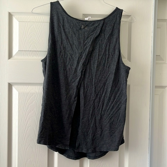 Under Armour Dark Gray Women’s Tank with “On Point” Graphic on Front - Picture 4 of 8